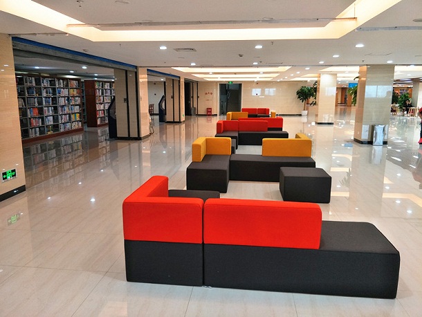 阳光学院图书馆